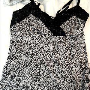 Xs White House black market tank adjustable straps. Animal print.